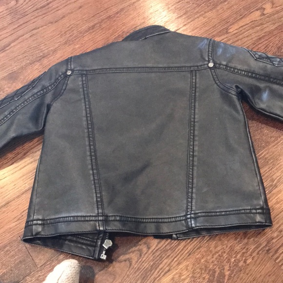 Adorable 24 month leather jacket - Picture 3 of 4